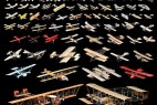 英老人制350架珍贵飞机模型：局部精细如发丝_大千世界