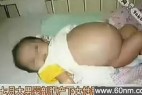 天下奇闻：七个月大男婴产下女胎儿_大千世界